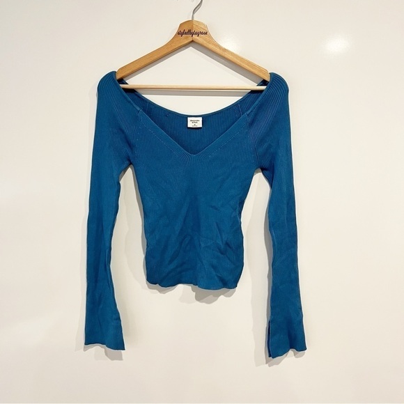 Abercrombie & Fitch Knit Sweater Long Sleeve Ribbed Top - Picture 1 of 8